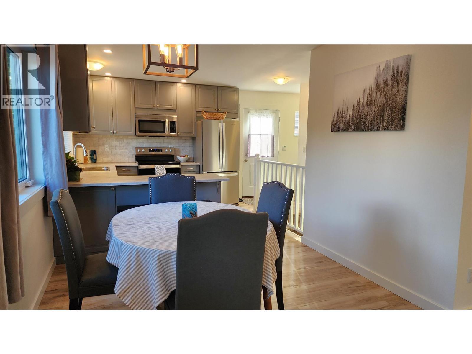 459 Whitman Way, Warfield, BC