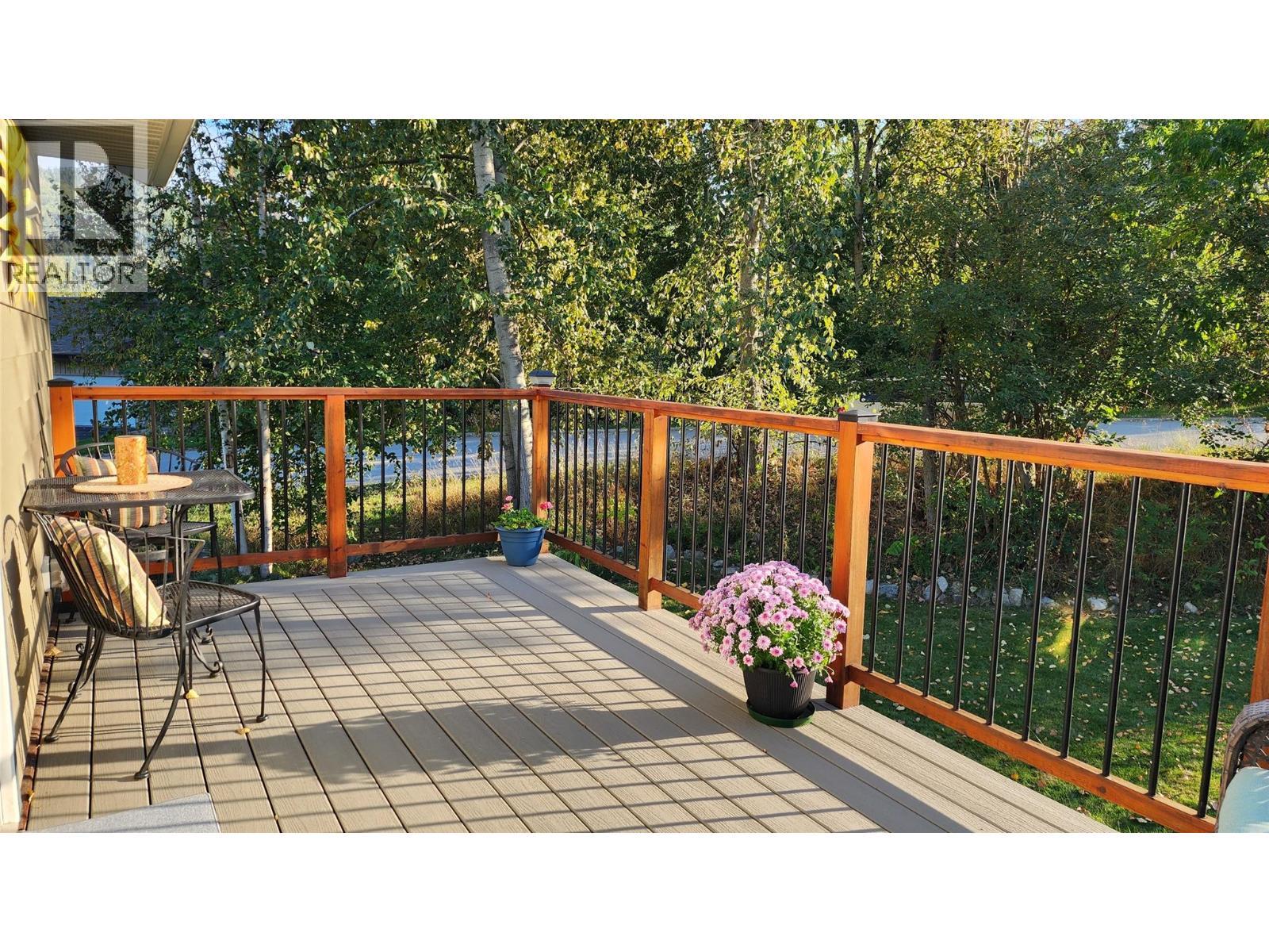 upper floor deck - 459 Whitman Way, Warfield, BC
