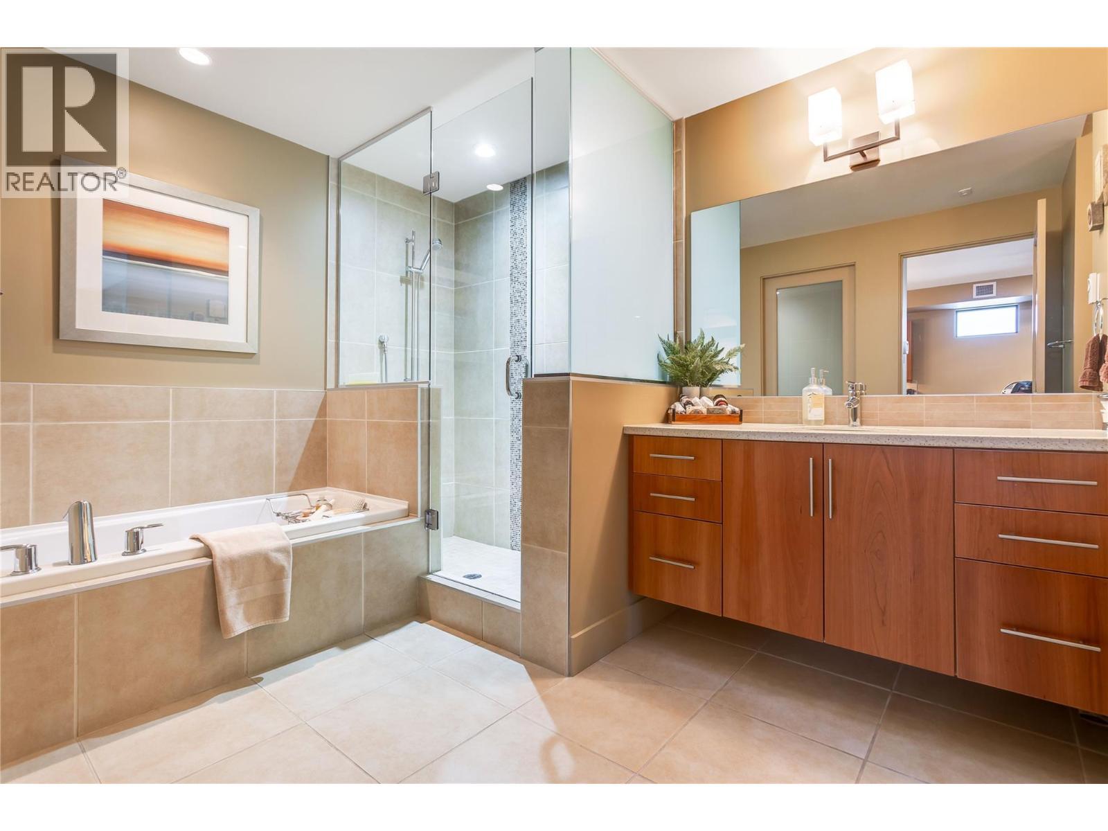 Ensuite - 446 West Avenue Unit# 102, Kelowna, BC