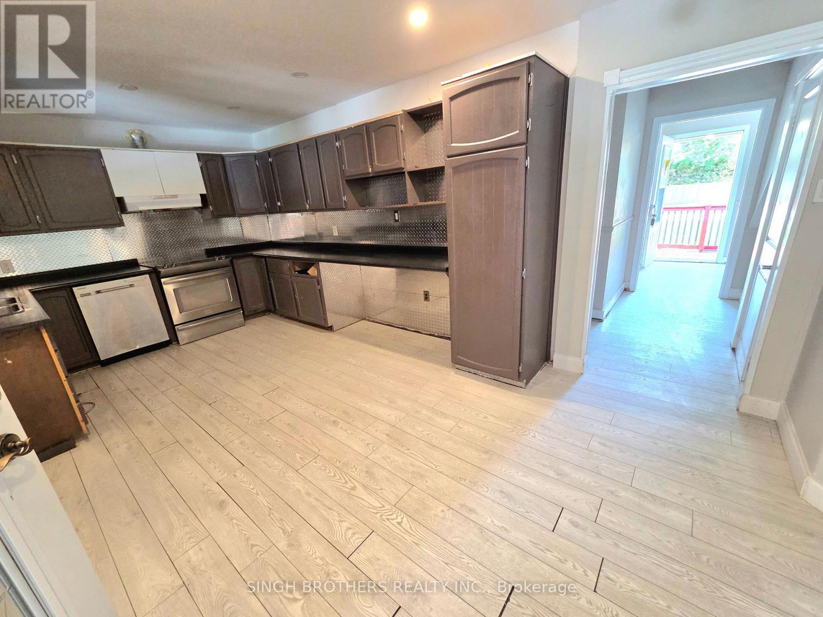Kitchen - 149 Rice Road, Welland, ON