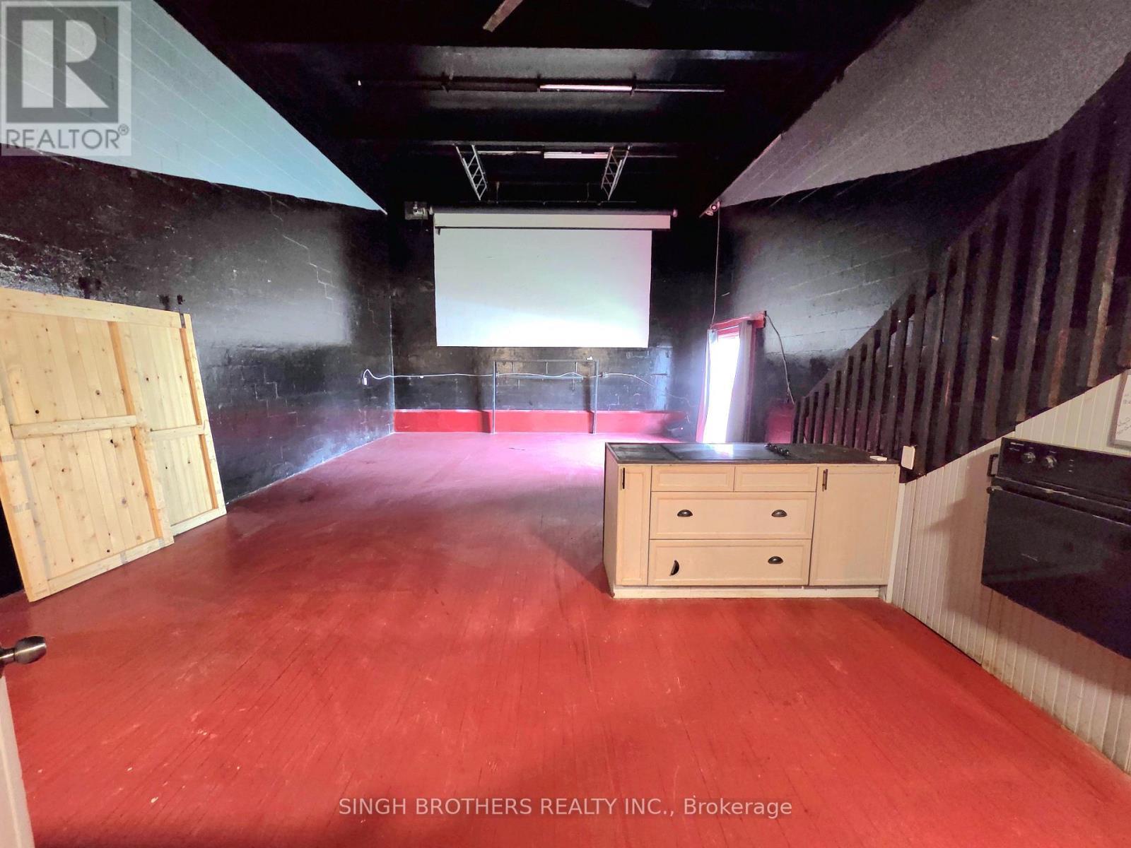 Studio Apartment - 149 Rice Road, Welland, ON