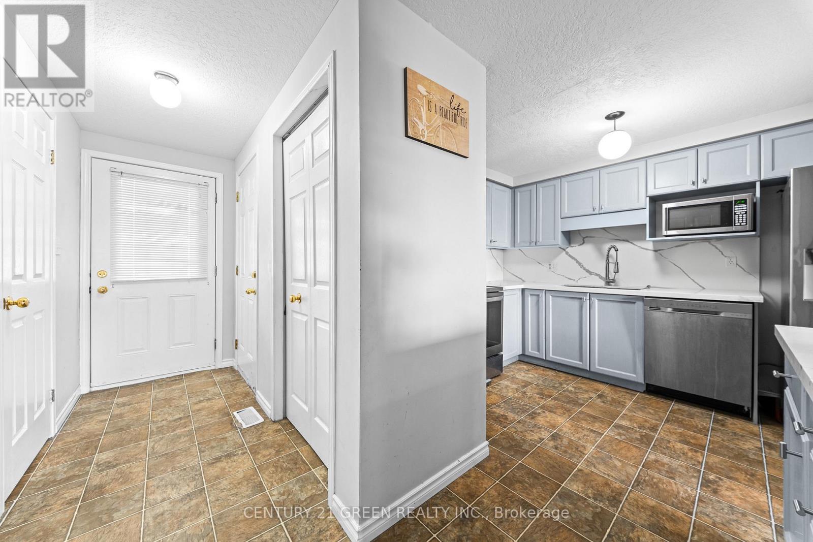 245 Red Clover Court, Kitchener, ON