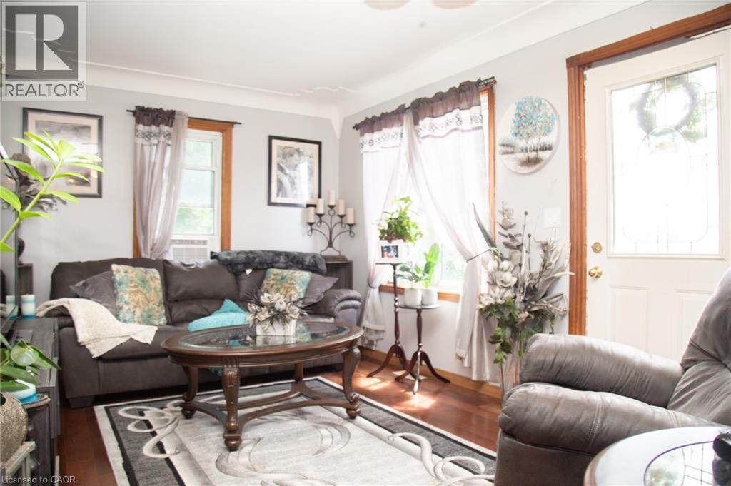 909 Windham Rd 13 Road, Simcoe, ON