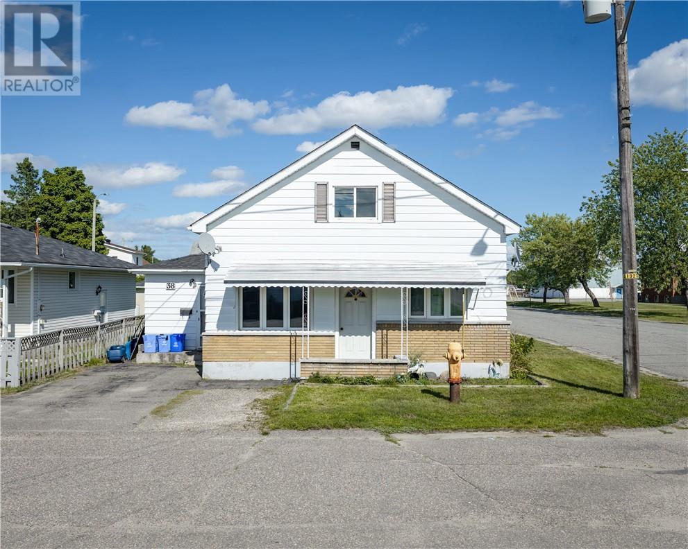 38 Kelly Street, Capreol, ON