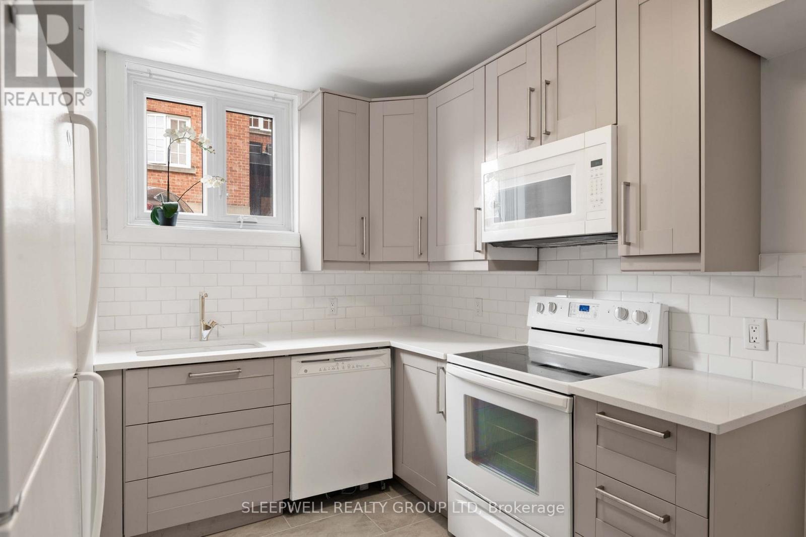1A - 180 Augusta Street, Ottawa, ON