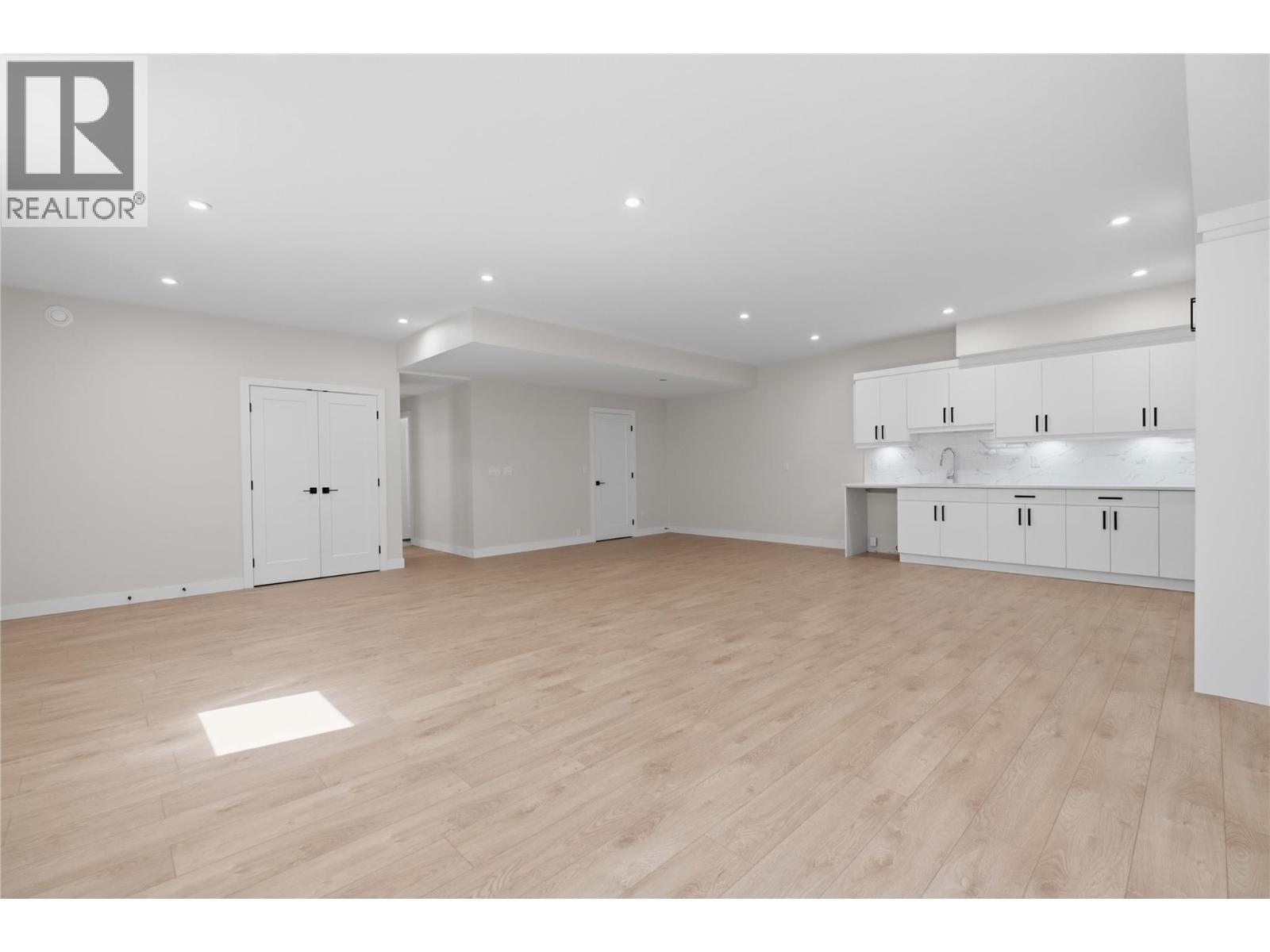 258 Summer Wood Drive, Kelowna, BC