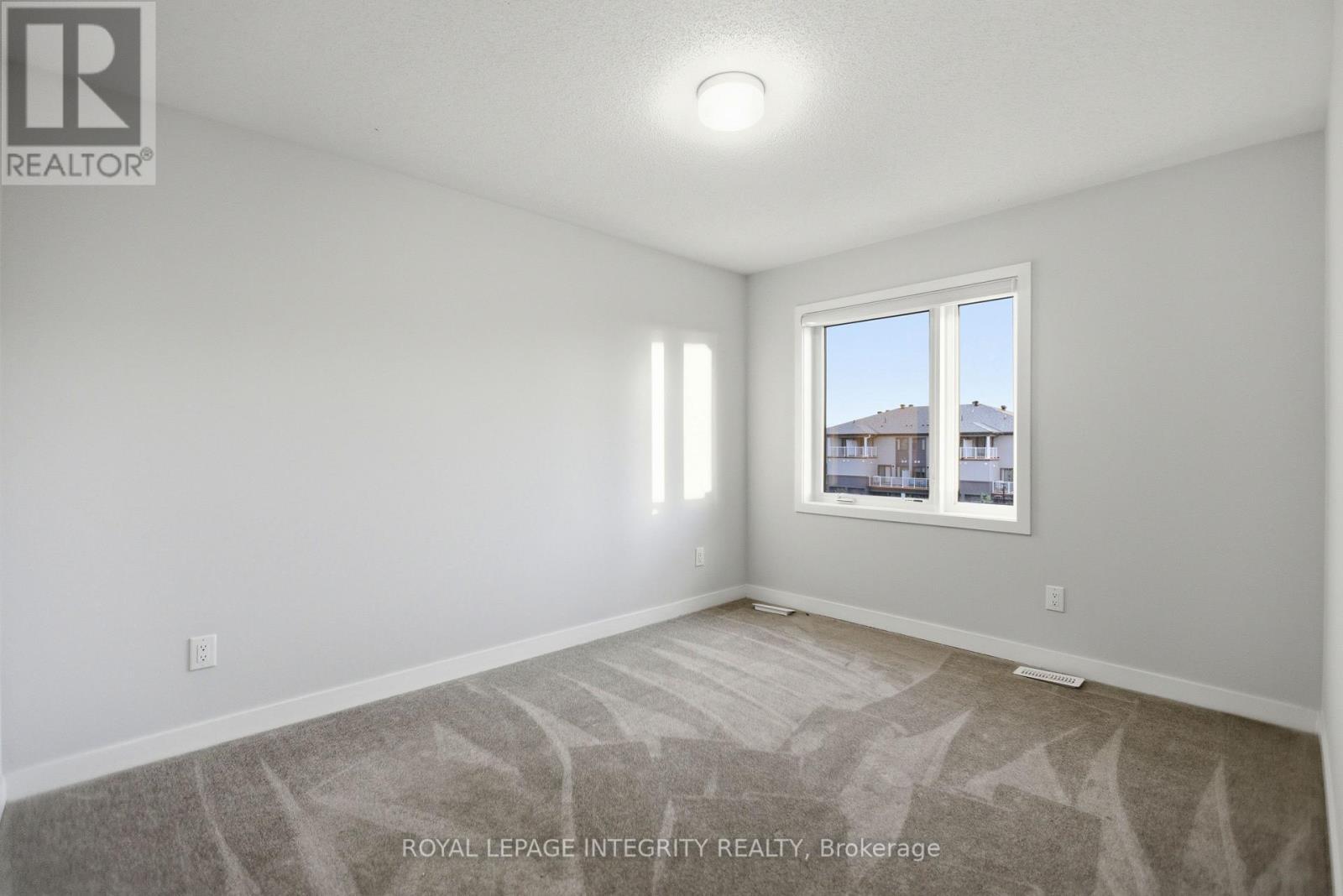302 Parnian Private, Ottawa, ON