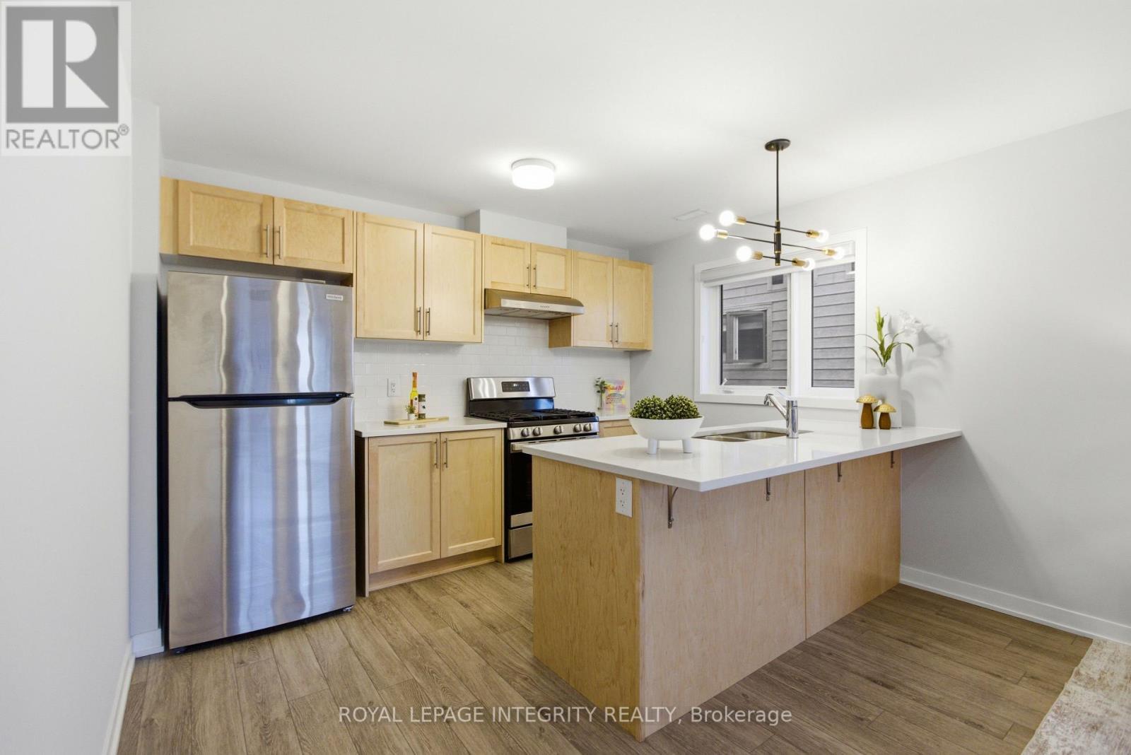 302 Parnian Private, Ottawa, ON
