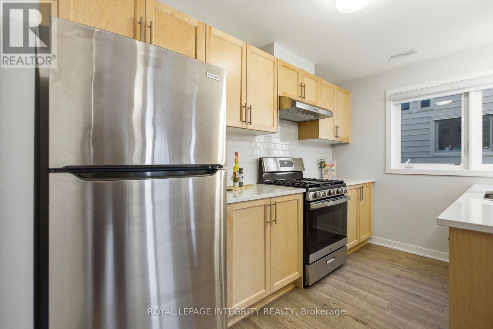 302 Parnian Private, Ottawa, ON