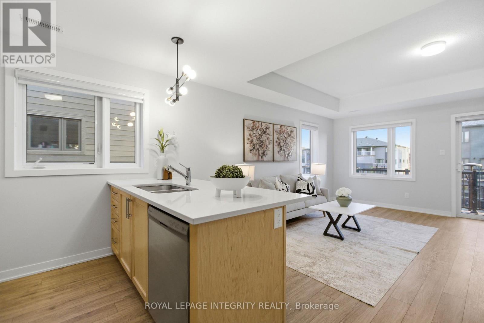 302 Parnian Private, Ottawa, ON