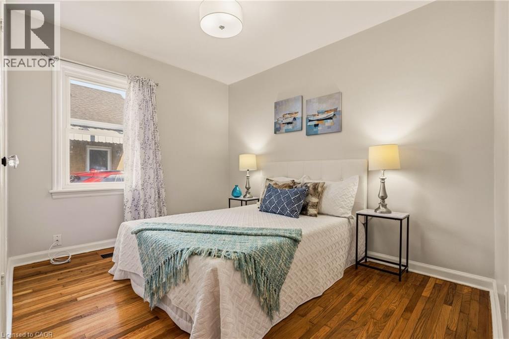 31 Cameron Avenue, Dundas, ON