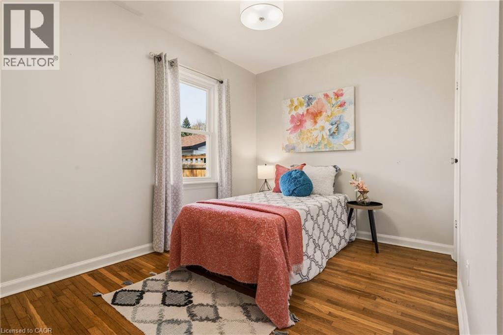 31 Cameron Avenue, Dundas, ON