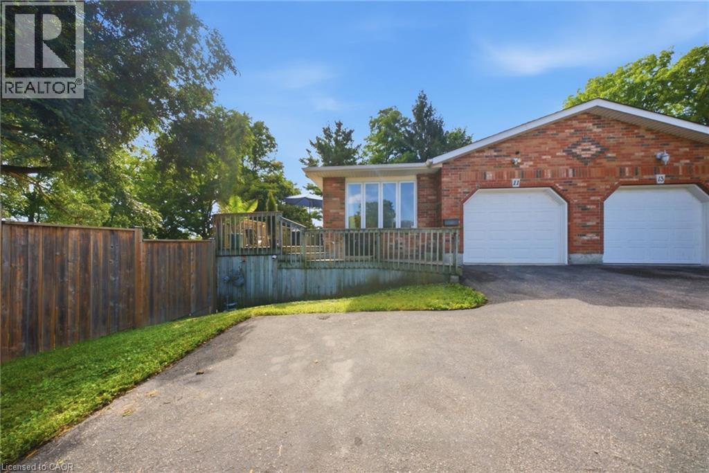 11 Dundas Street W, Paris, ON