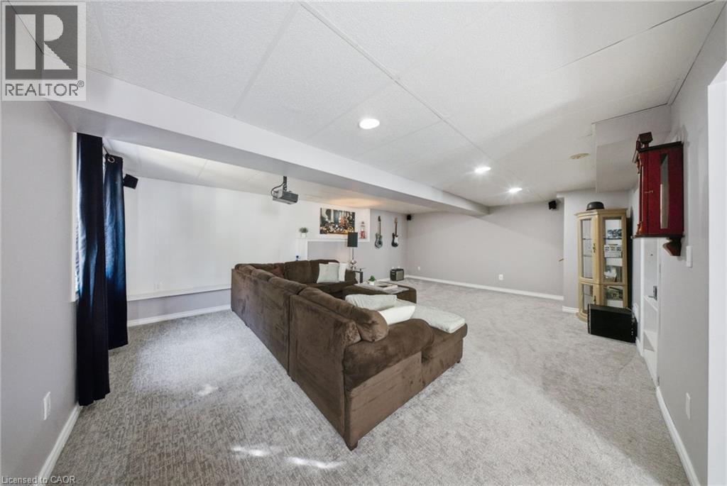 11 Dundas Street W, Paris, ON