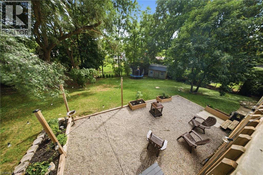 11 Dundas Street W, Paris, ON