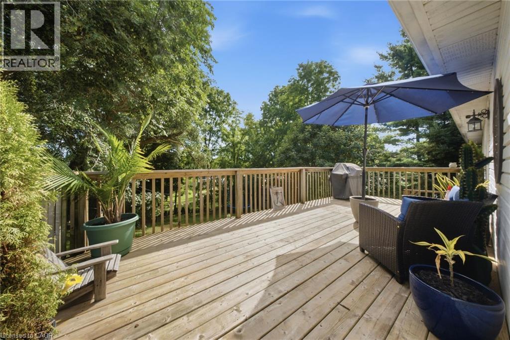 11 Dundas Street W, Paris, ON