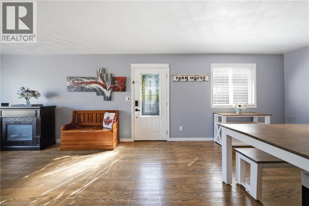 11 Dundas Street W, Paris, ON