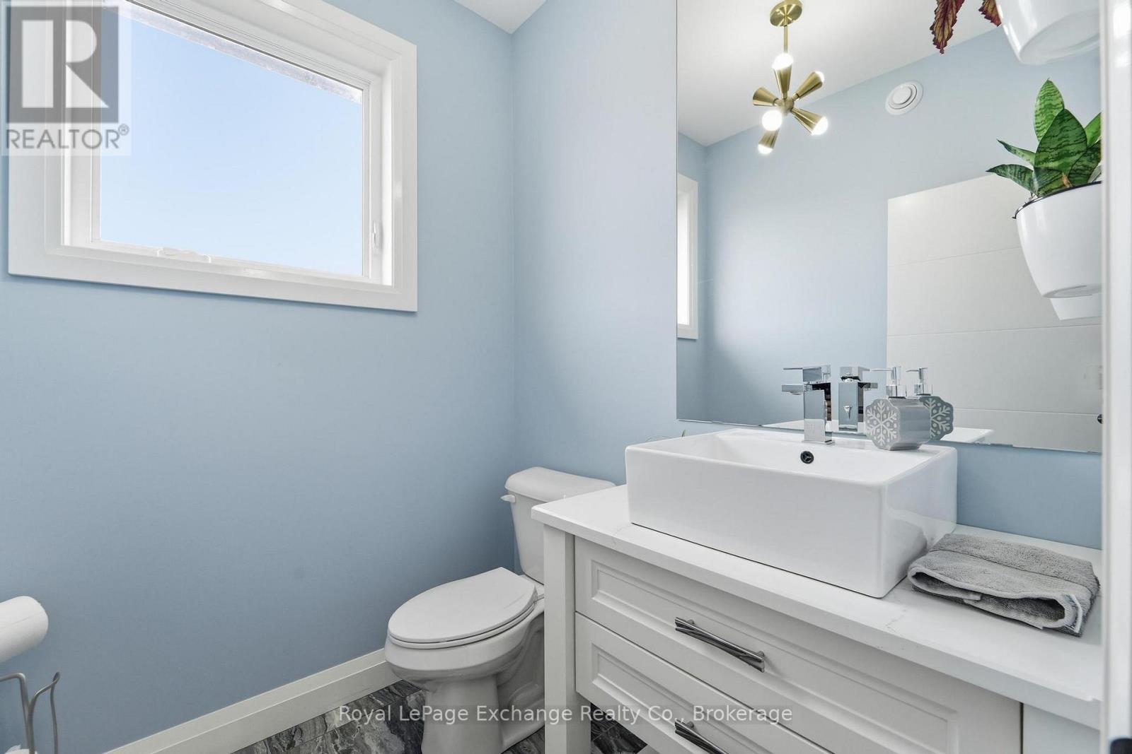 2pc main floor - 593 Morrison Crescent, Kincardine, ON
