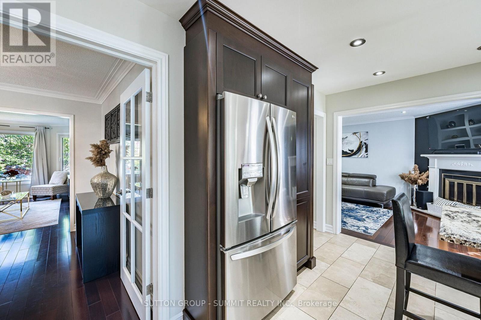 4594 Gatineau Avenue, Mississauga, ON