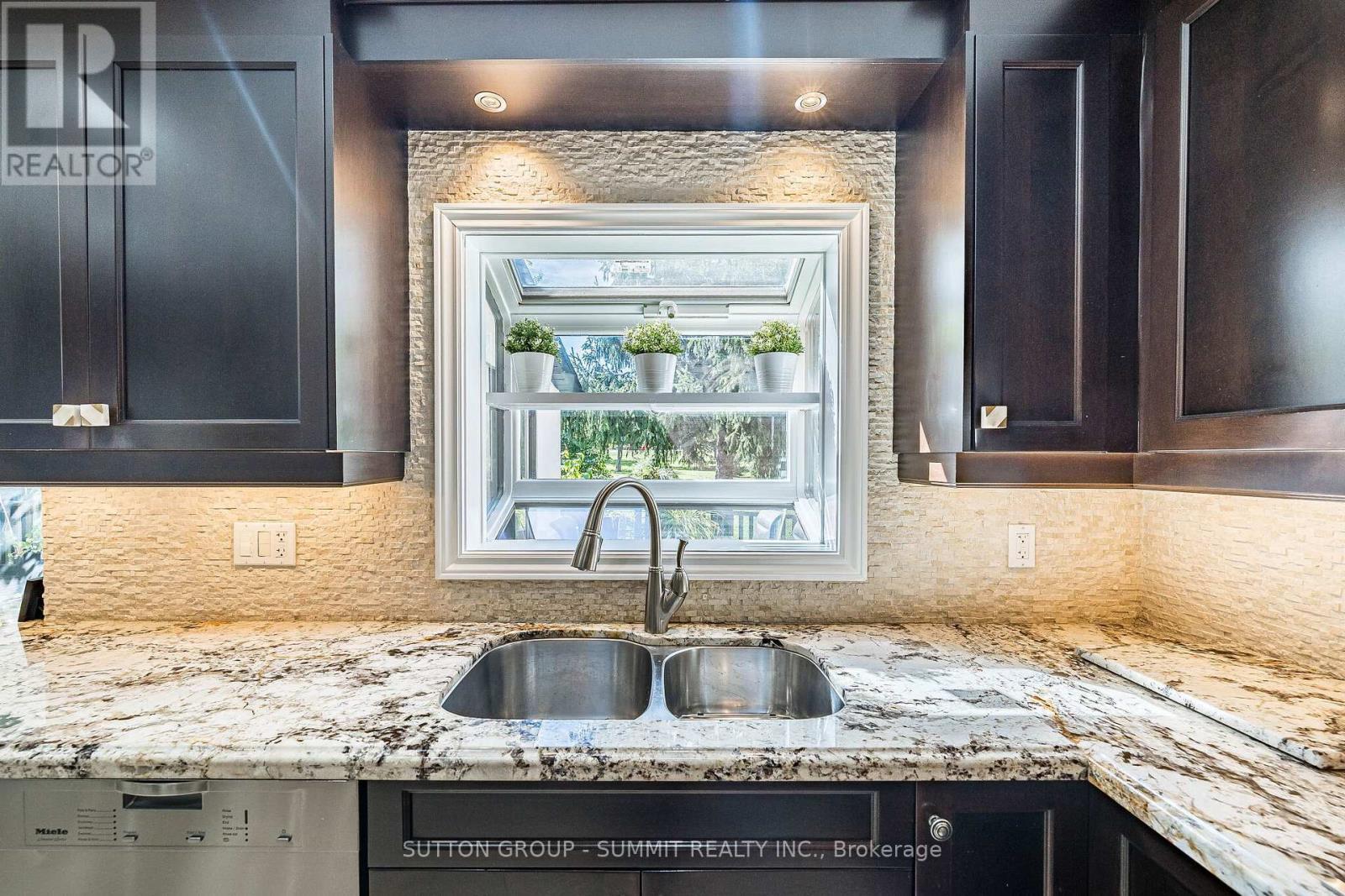 4594 Gatineau Avenue, Mississauga, ON