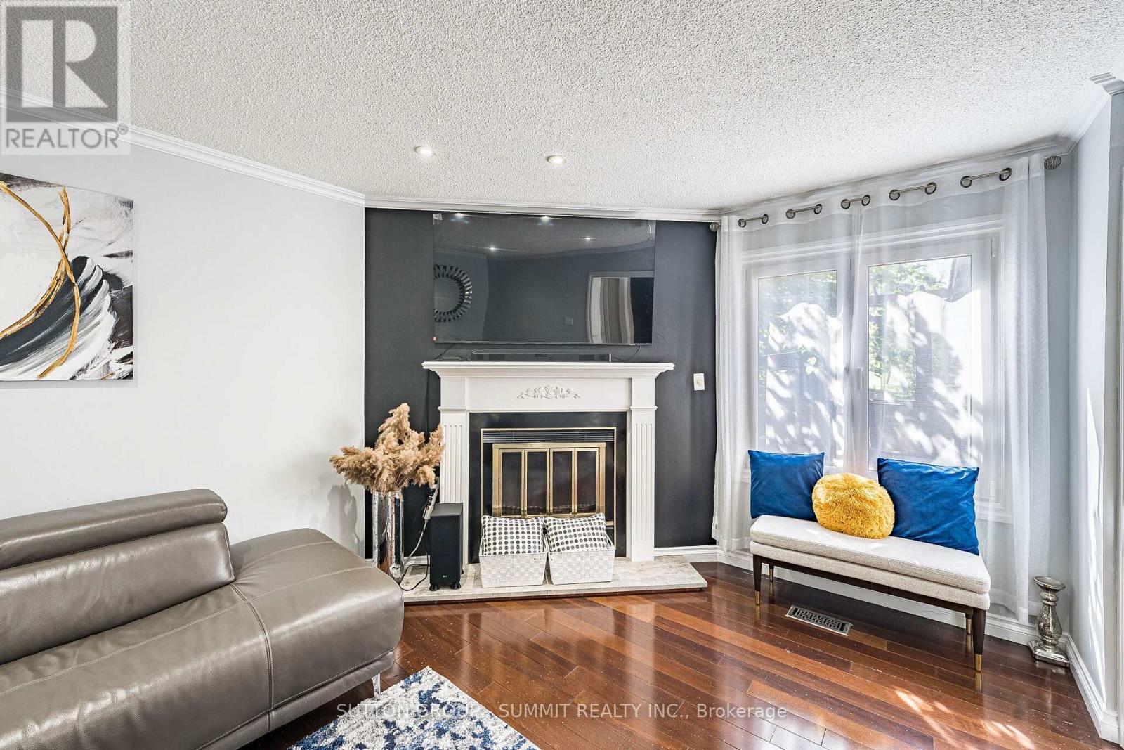 4594 Gatineau Avenue, Mississauga, ON