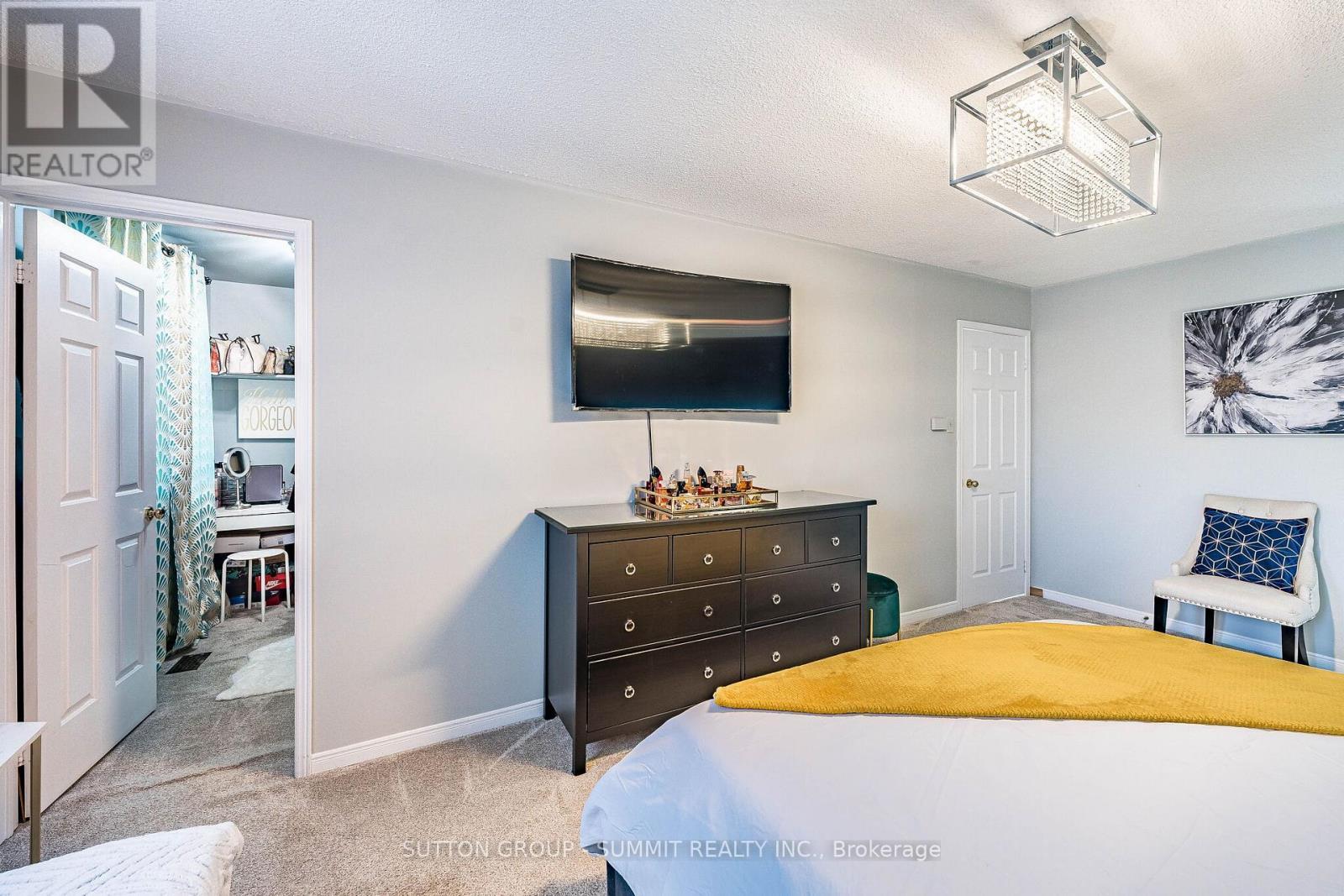 4594 Gatineau Avenue, Mississauga, ON