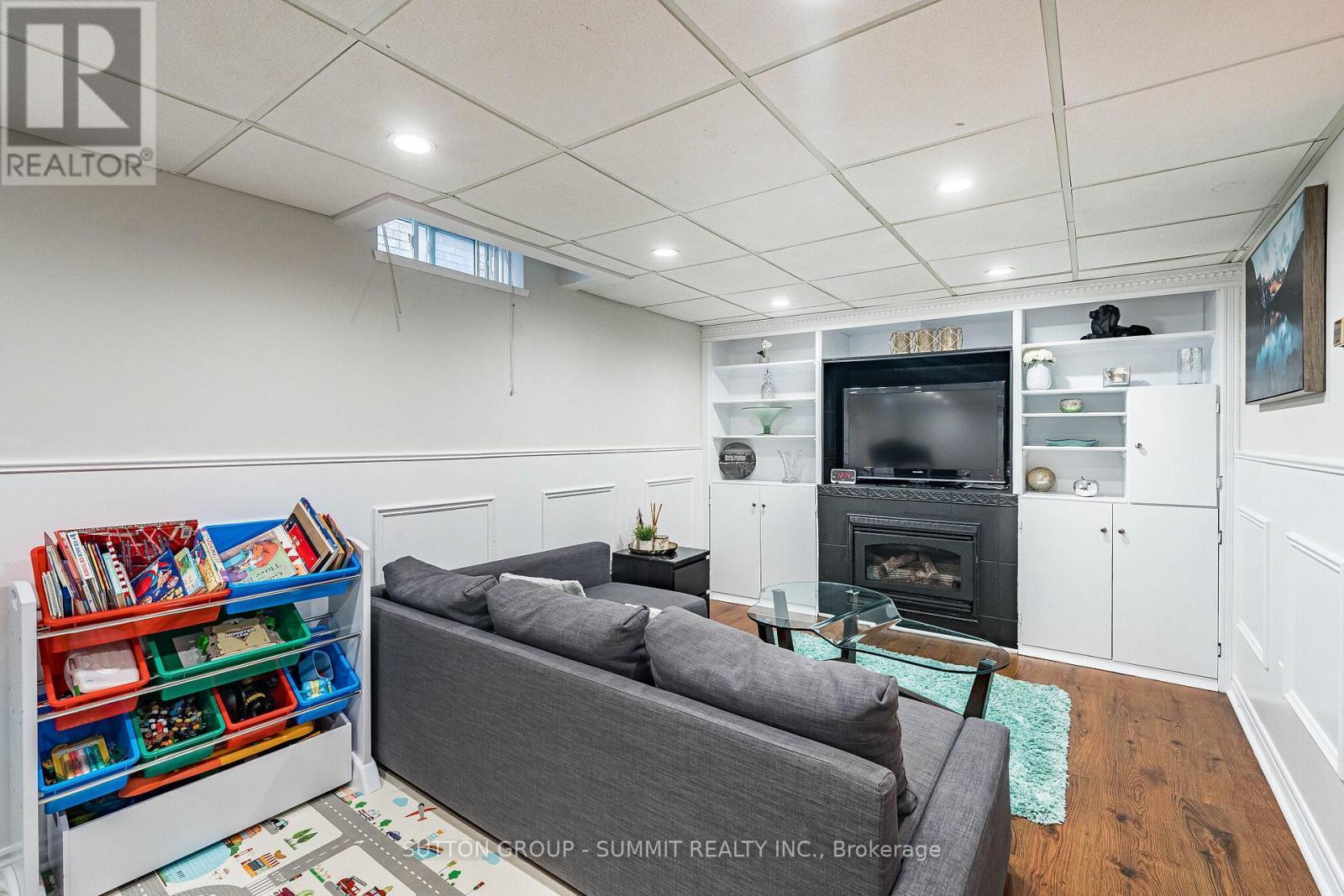 4594 Gatineau Avenue, Mississauga, ON