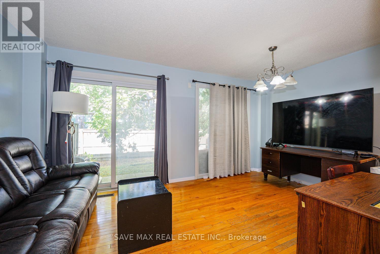 20 - 455 Apache Court, Mississauga, ON