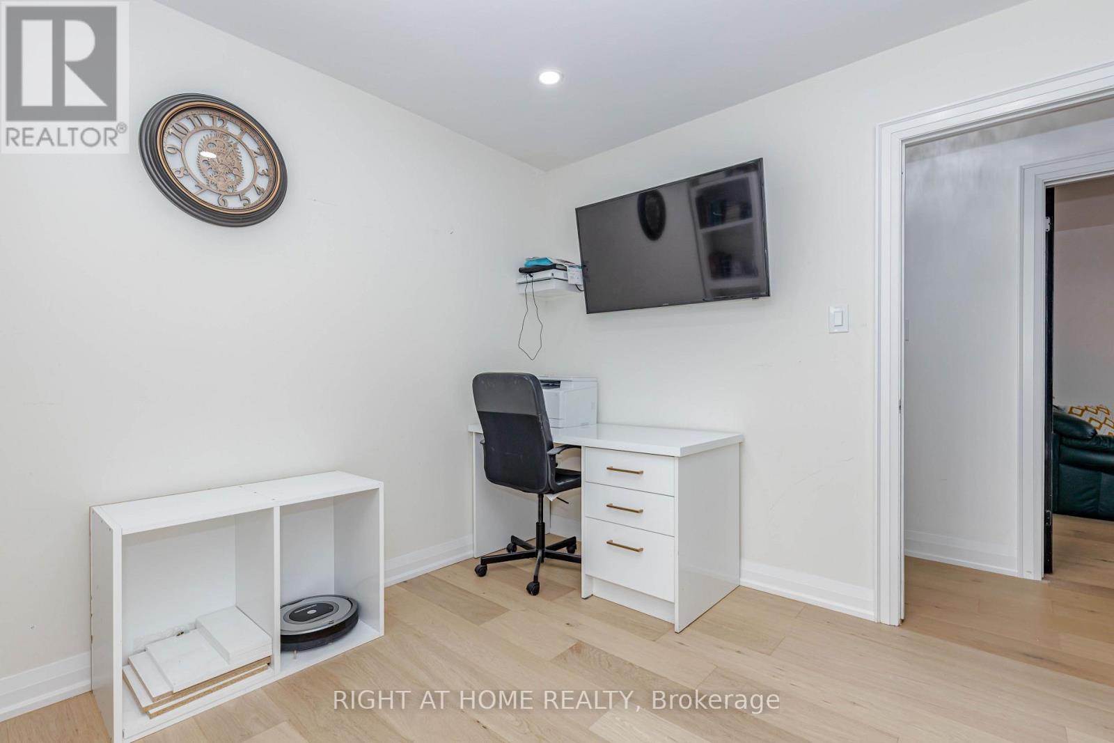 2358 Arnold Crescent, Burlington, ON