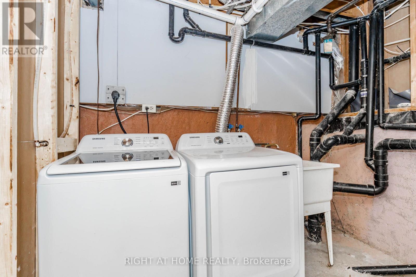 2358 Arnold Crescent, Burlington, ON