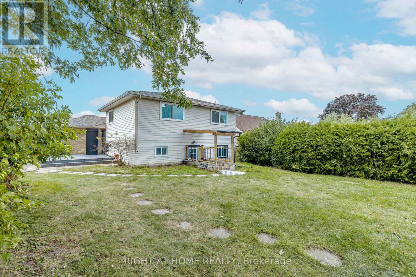 2358 Arnold Crescent, Burlington, ON