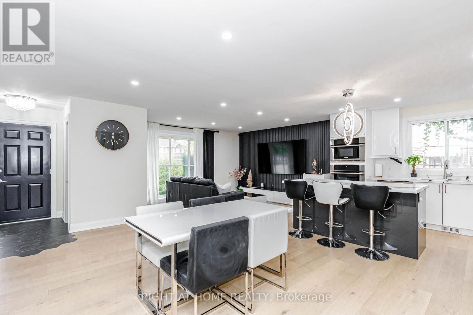 2358 Arnold Crescent, Burlington, ON