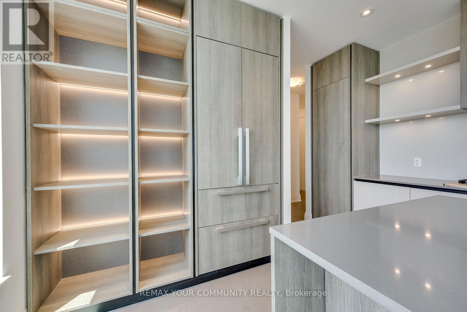 702 - 55 Port Street E, Mississauga, ON