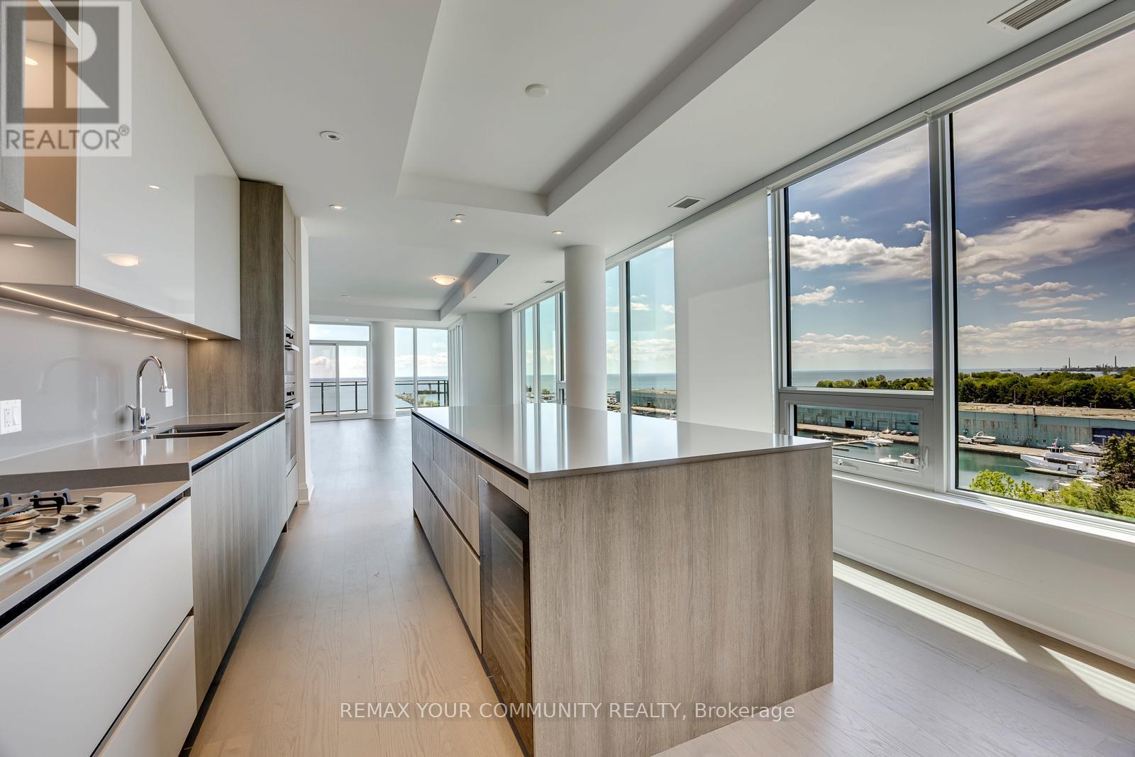 702 - 55 Port Street E, Mississauga, ON