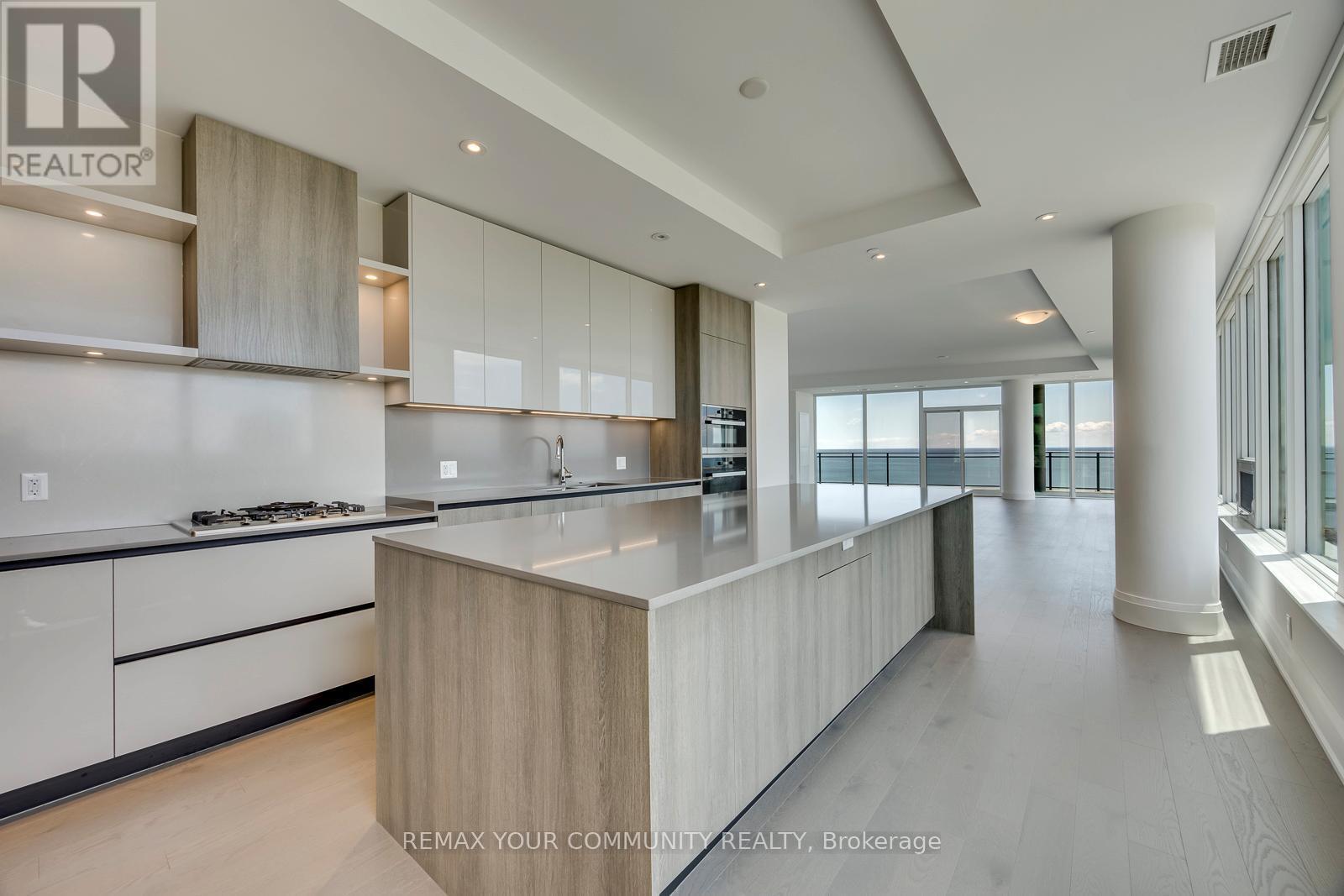 702 - 55 Port Street E, Mississauga, ON