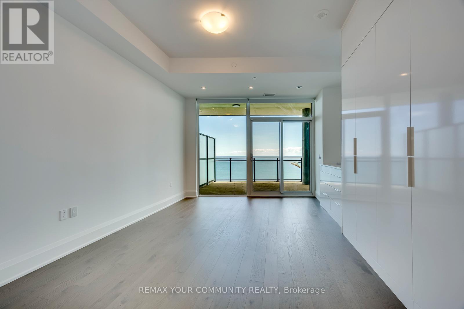 702 - 55 Port Street E, Mississauga, ON