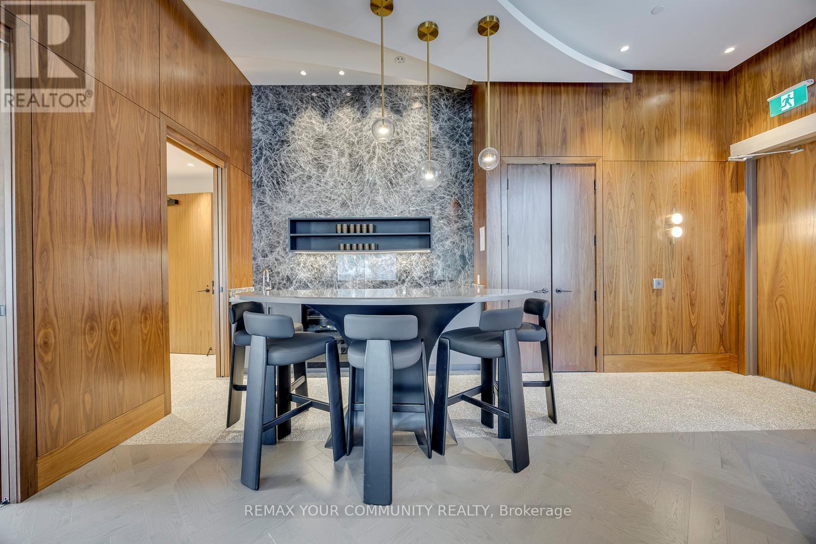 702 - 55 Port Street E, Mississauga, ON