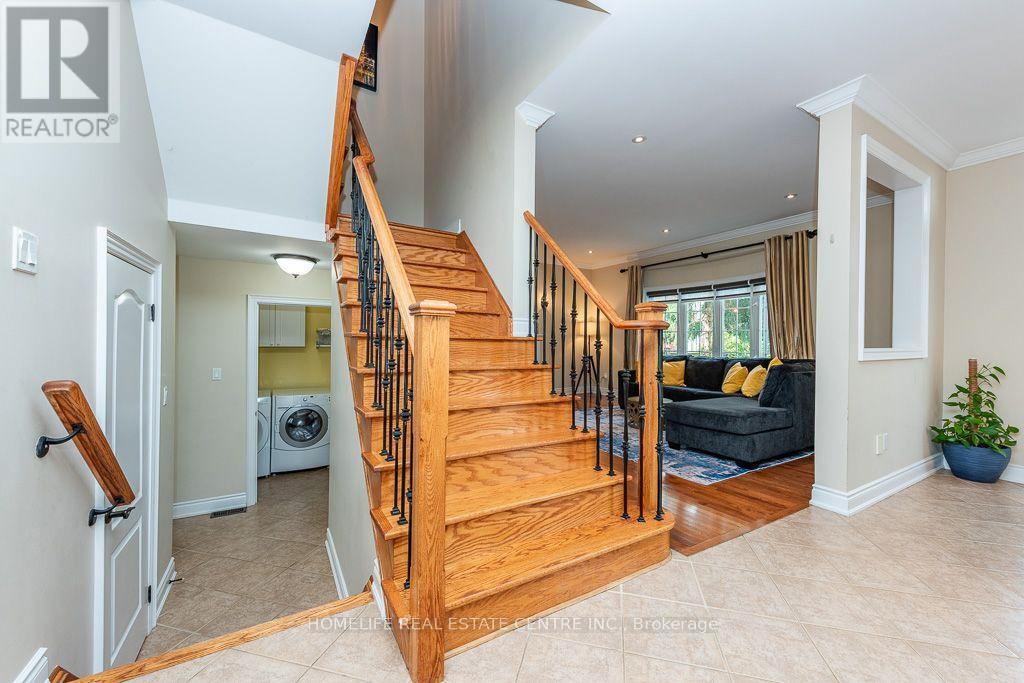 26 Imperial Lakes Drive, Brampton, ON