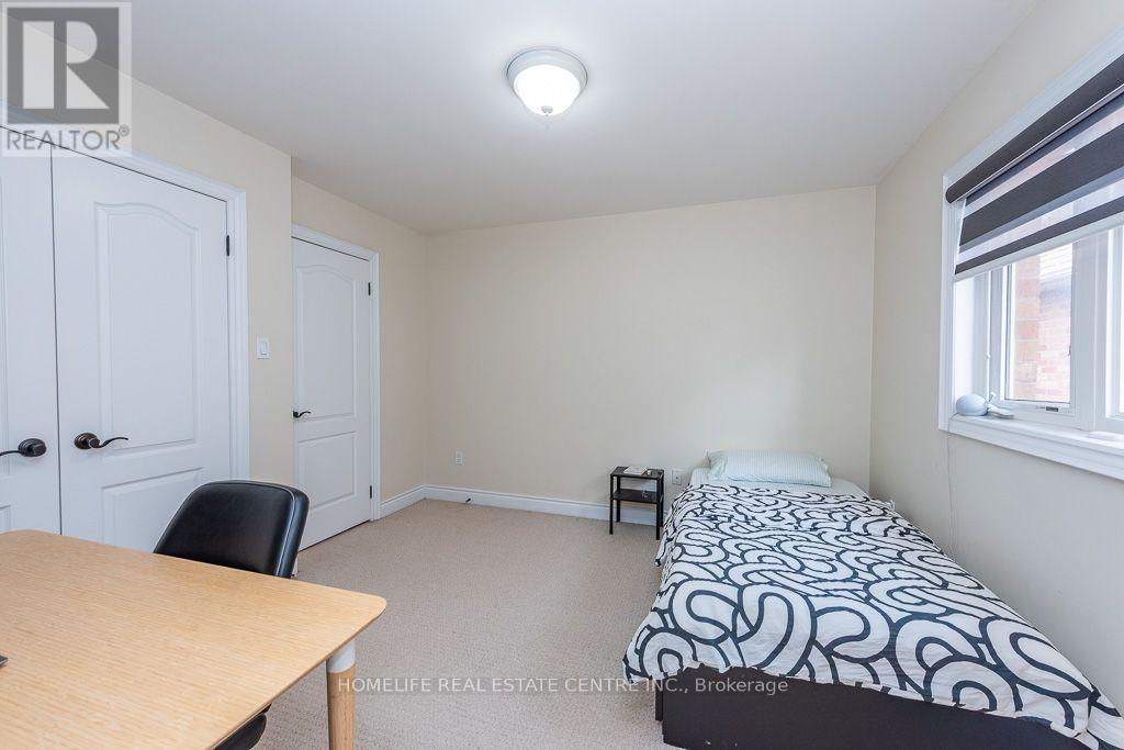 26 Imperial Lakes Drive, Brampton, ON