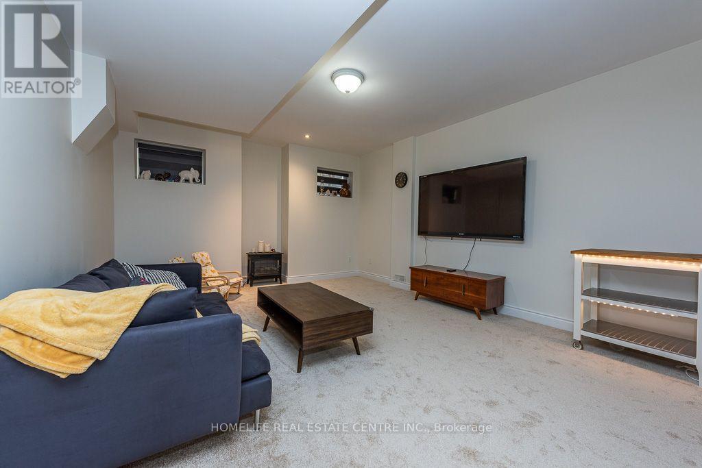 26 Imperial Lakes Drive, Brampton, ON