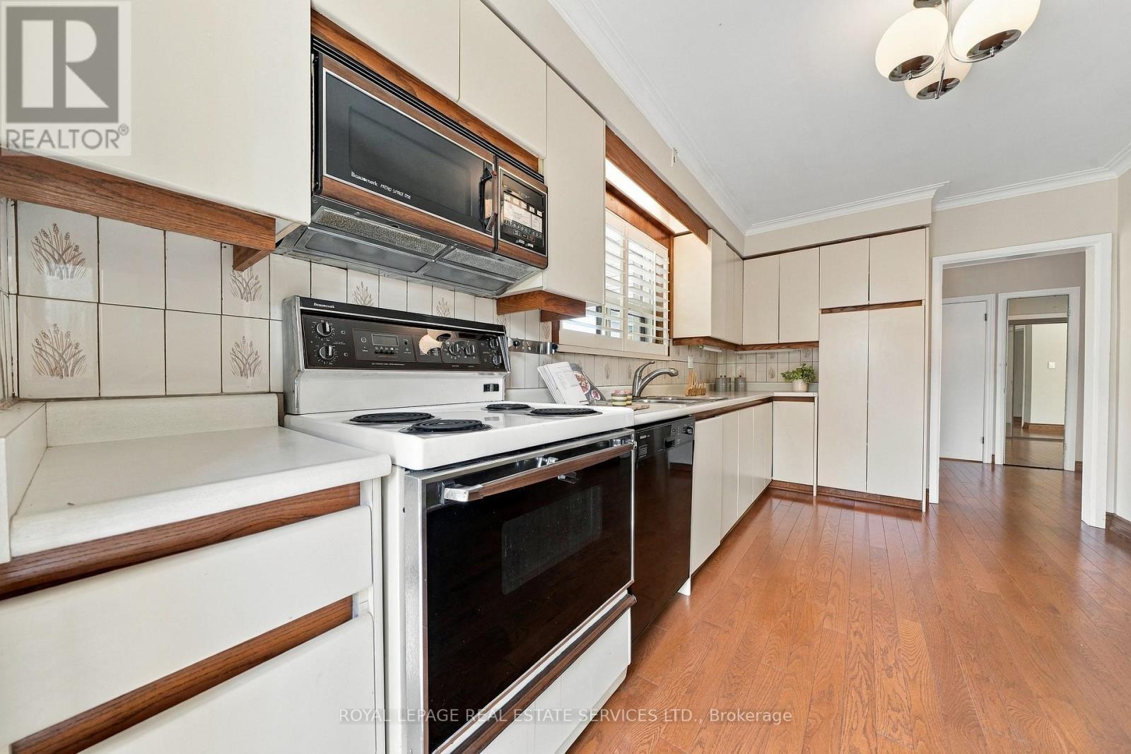 Main Level - 81 Letchworth Crescent, Toronto, ON