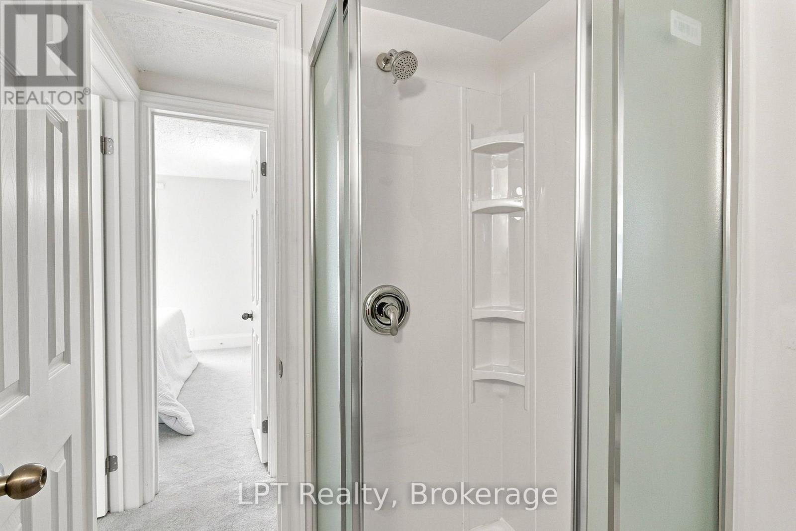112 Olive Avenue, Oshawa (Central), ON