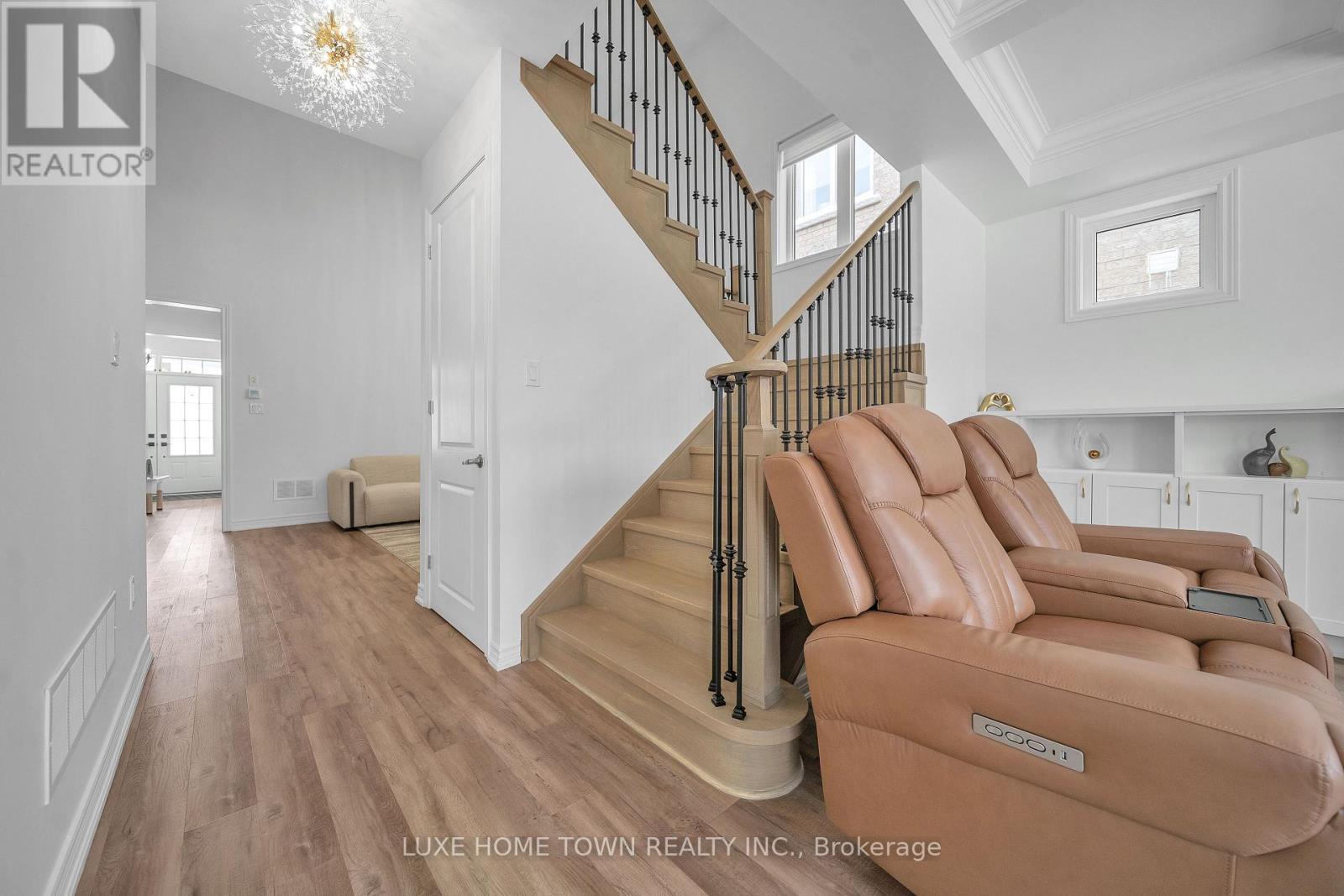 136 Harpin Way E, Centre Wellington, ON