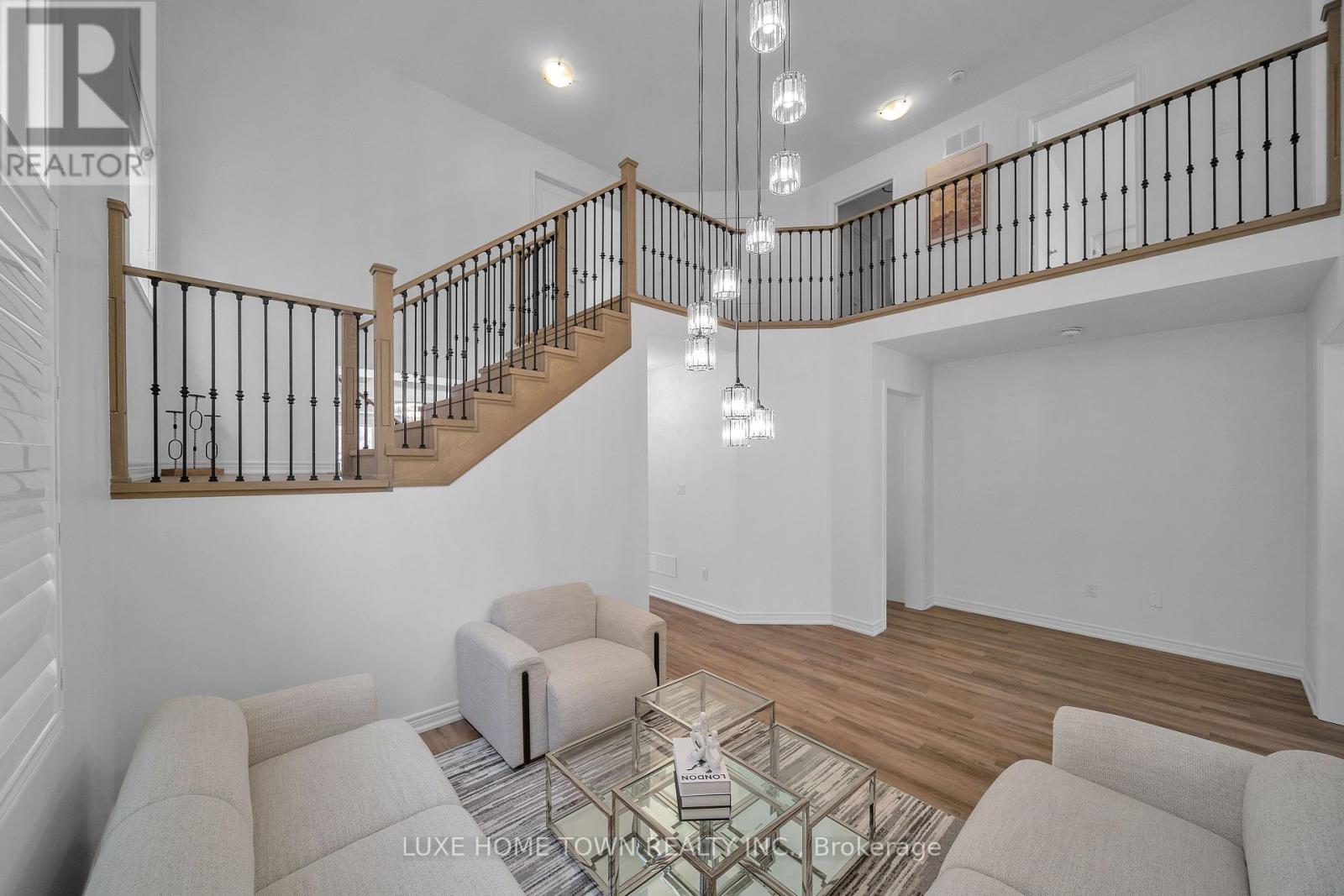 136 Harpin Way E, Centre Wellington, ON