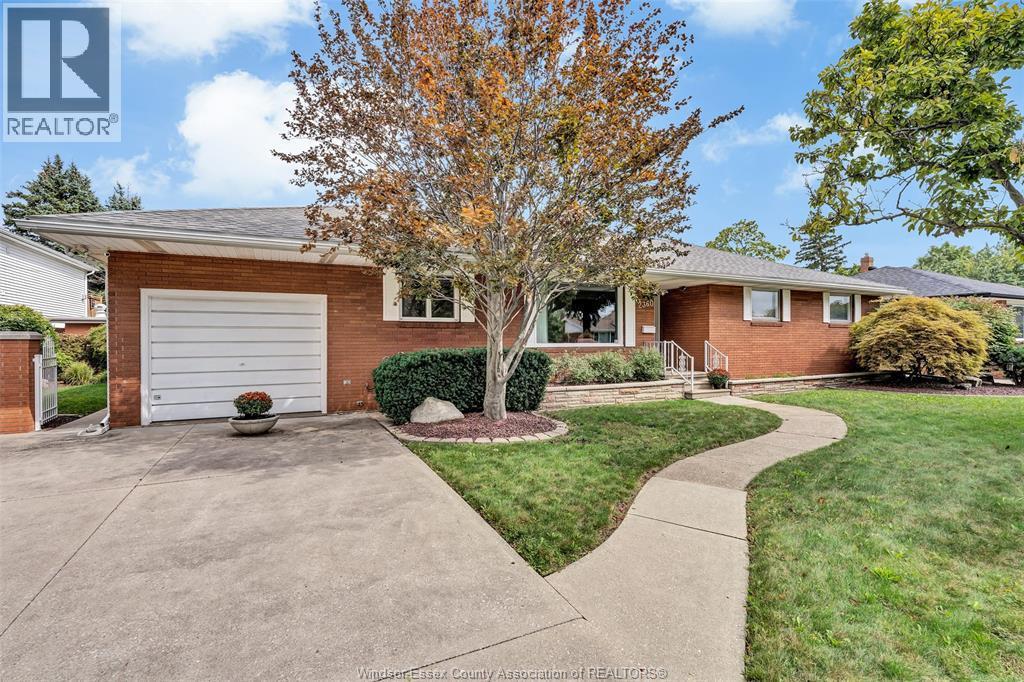 2360 Leonard Road, Windsor, ON
