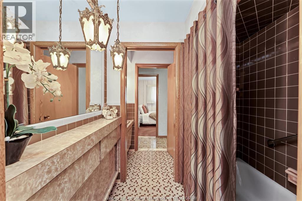 2360 Leonard Road, Windsor, ON
