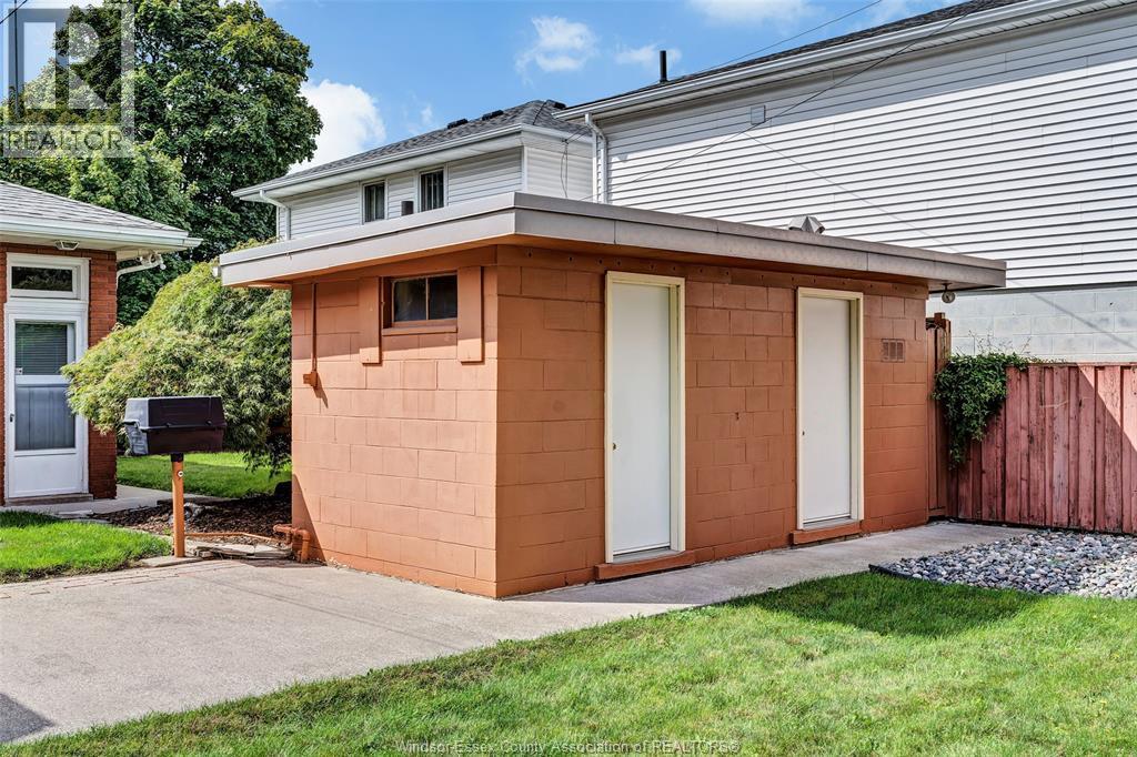 2360 Leonard Road, Windsor, ON