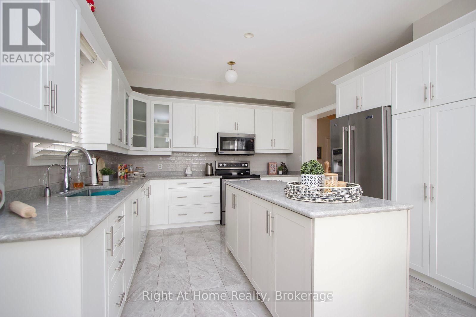 2096 Stornoway Street, Oshawa (Kedron), ON