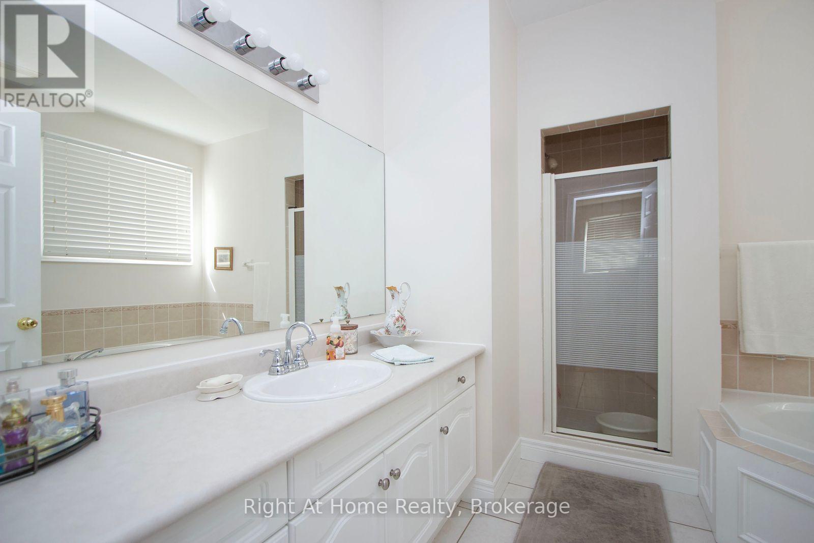 2096 Stornoway Street, Oshawa (Kedron), ON