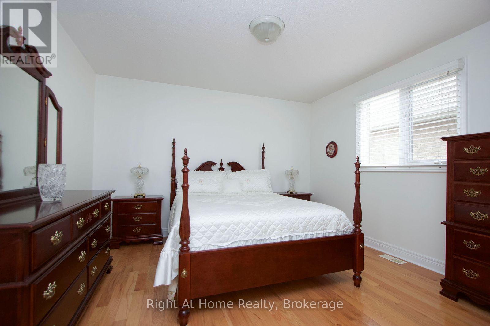 2096 Stornoway Street, Oshawa (Kedron), ON